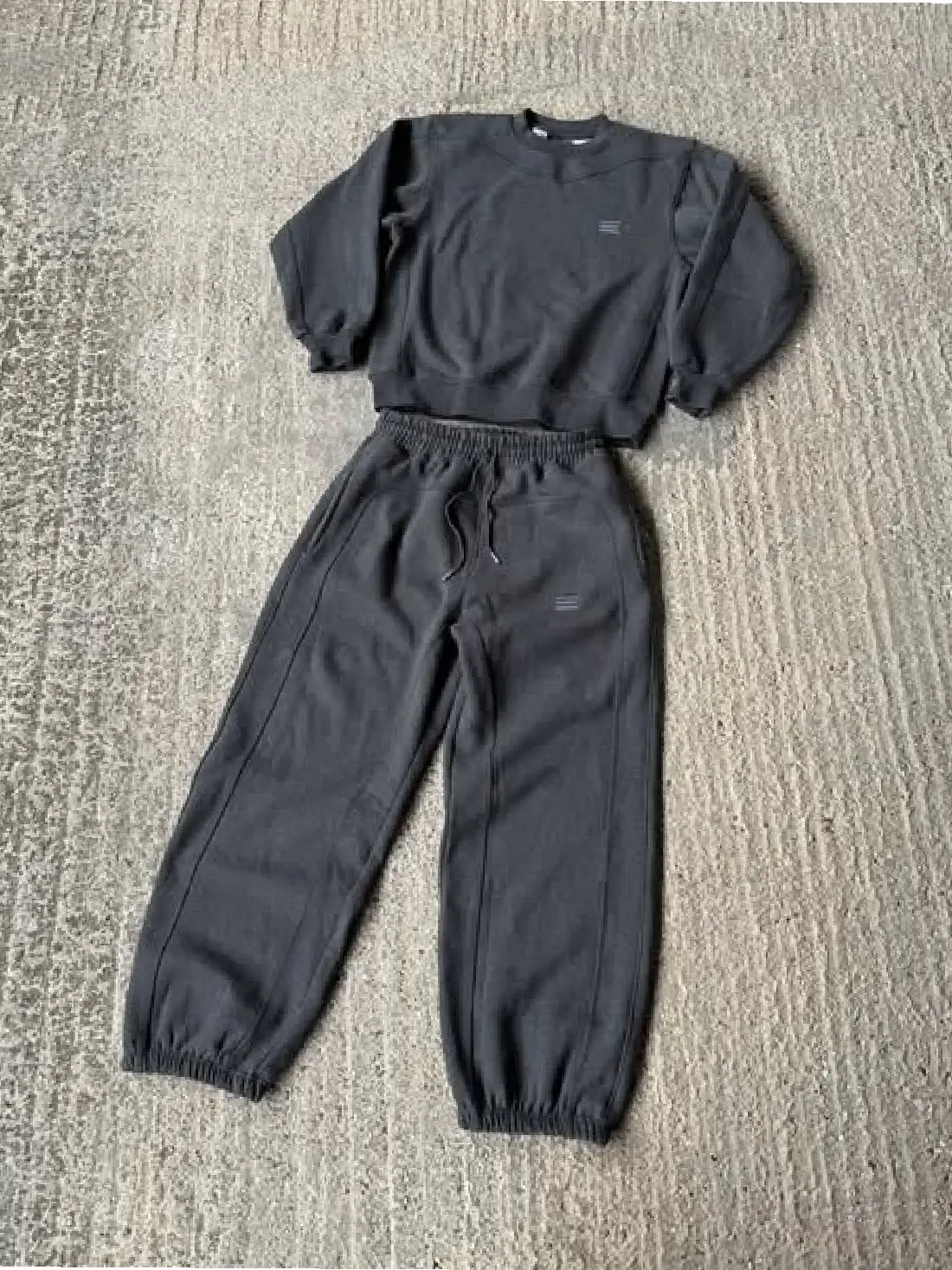 Kroen Concrete Lock Tracksuit (3)
