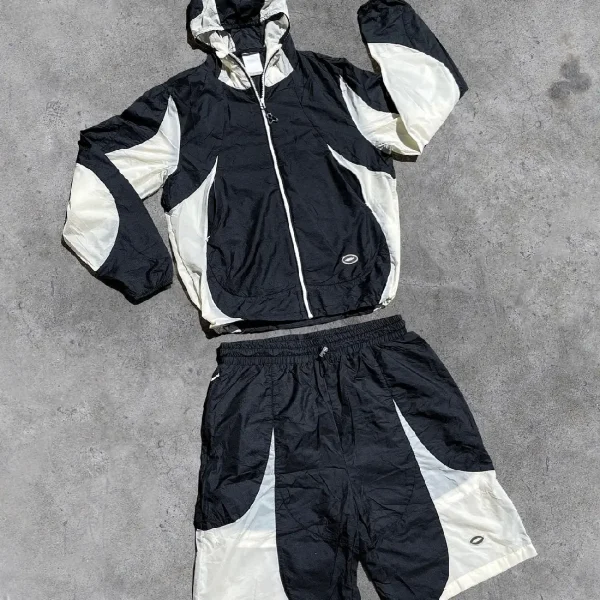 Kroen Short Tracksuit (1)