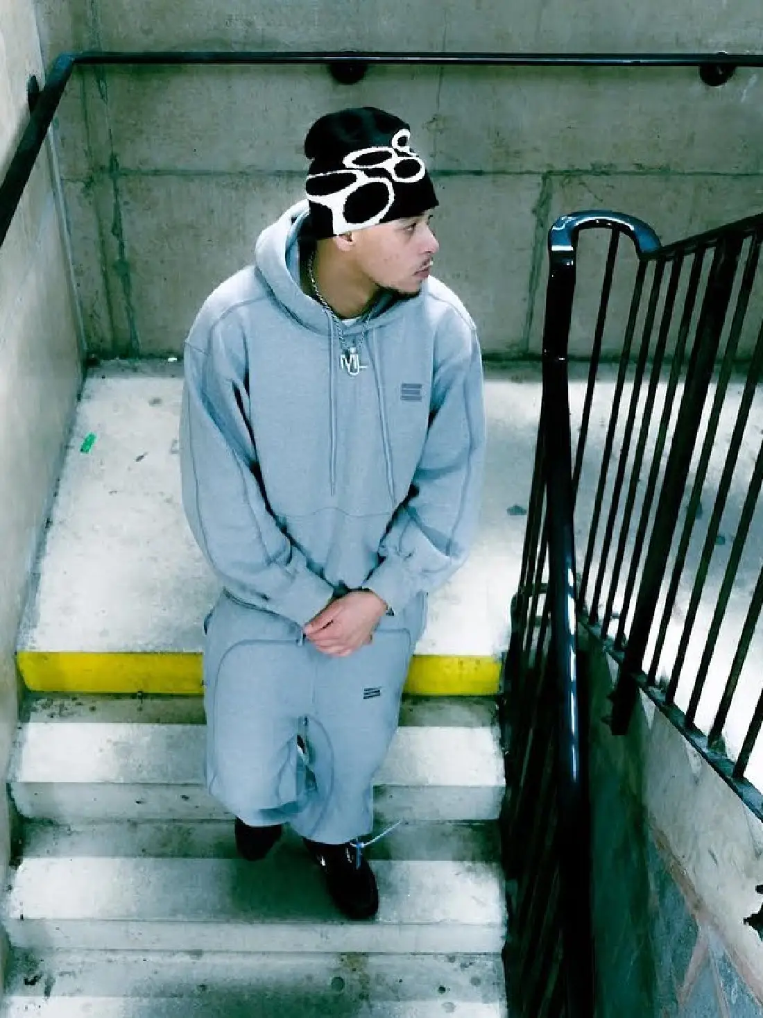 Kroen Tracksuit Grey (3) Kroen Tracksuit Grey (3)